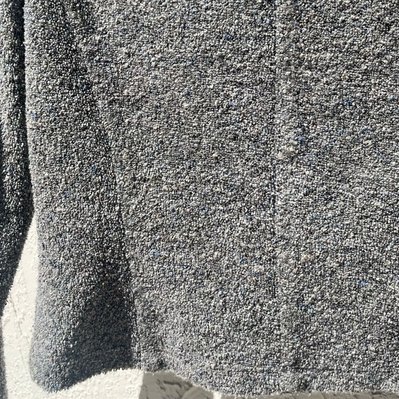 Crines Design Boucle Blazer, Size 38, bought in Paris, tailored bodice, stunning - Picture 5 of 6